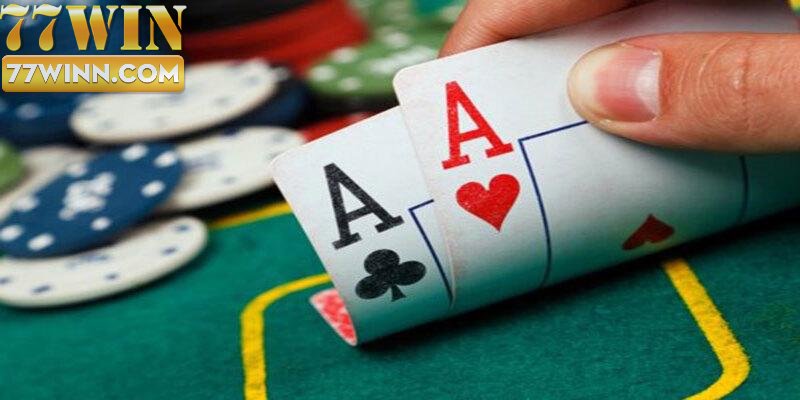 Game Bài Poker Đổi Thưởng tại 77win Đình Đám Nhất 2024 Tay bài trong ván đấu có ý nghĩa gì?
